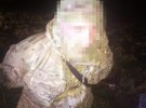 В Манецкий районе на Волыни 3 зловмиснкив в масках проникли в арендованного дома 39-летнего предпринимателя из Луцка. Они связали мужчину, били и ограбили. Нападающих задержали