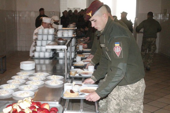 Украинская армия переходит на новое питание