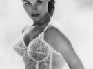 У 1940-50-х роках минулого століття популярним елементом білизни жінок був бюстгальтер-куля