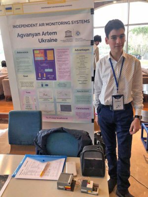 Третье место занял ученик Мариупольского технического лицея Артем Агванян. Его работа - интерактивная система мониторинга качества воздуха на базе контроллера NodeMCU.