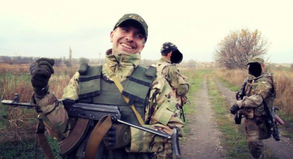 Всеволод Воловик народився 28 жовтня 1967 року у Києві. Закінчив Калінінградське військове авіаційно-технічне училище, спеціальність "радіотехнічні засоби". Капітан у відставці, був професійним військовим розвідником. Під час Революції Гідності долучився до "Правого сектору". У часі війни —боєць 5-го окремого батальйону ДУКу. Готував розвідників, займався розвідкою, активно брав участь у звільнені українських міст на Донбасі. Влітку потрапив до полону "ЛНР", де провів 45 діб. Вийшов з полону за обміном — терористи не дізналися, що він з "Правого сектора", переконав їх, що військовий. Без Всеволода лишились дружина, від попереднього шлюбу — 20-річний син та 24-річна донька.