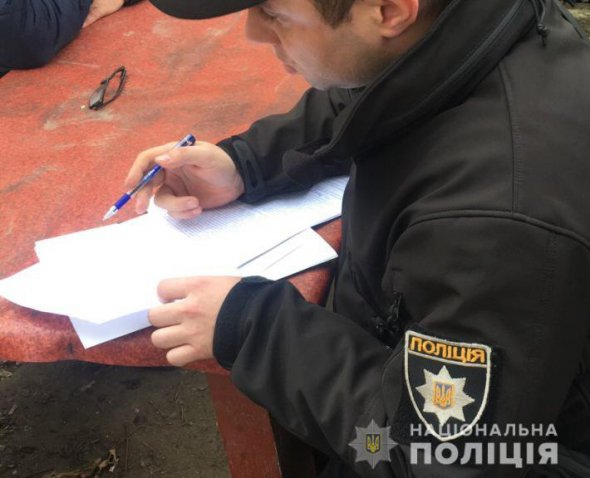 В Суворовском районе Одессы в одном из частных домов были обнаружены тела 29-летнего мужчины и его 8-летней. Предварительно - отравились угарным газом
