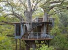 В Техасе создали шикарный дом на дереве на высоте 7 метров
