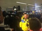 Национальную сборную Украины встречают в аэропорту Борисполь. Военные привезли 20 медалей с Игор непокоренных