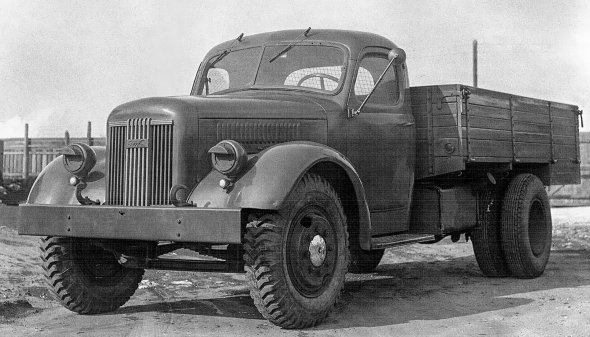 30 октября 1947 года с конвейера сошли первые экземпляры советского грузовика ЗИС-150. Фото: Википедия