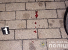 Возле  развлекательного заведения на Большой Васильковской в ​​Голосеевском районе Киева мужчина избил двух киевлян и стрелял в одного из них. После того скрылся с места происшествия на иномарке. Подозреваемого задержали
