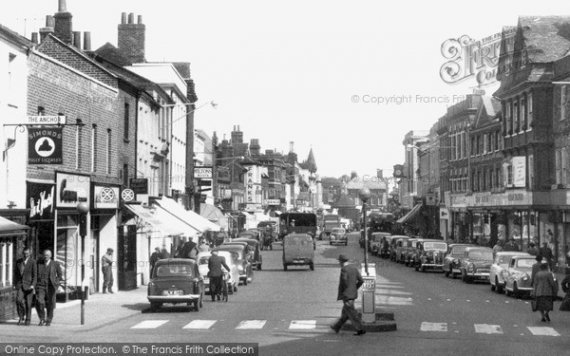 Перша у світі "зебра" з'явилася в англійському місті Слоу сьогодні, 1951 року. Фото: telegraph.co.uk