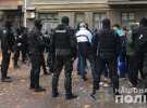 В урядовому кварталі Києва  співробітники поліції затримали групу чоловіків  з балаклавами, битами і газовими балончиками