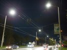 Усі центральні вулиці Хмельницького освітлюють сучасні енергоощадні ліхтарі. Такі економніші і мають більший термін експлуатації за традиційні