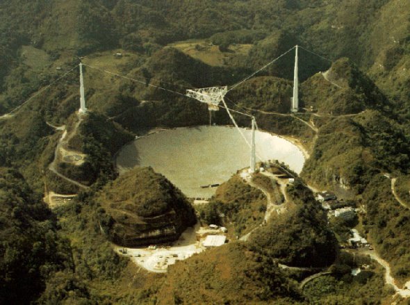 Вид главного радиотелескопа. Фото: Википедия