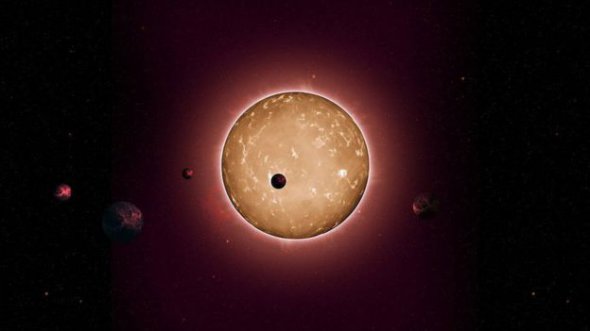 Транзит - це коли зоряний диск перетинає інше небесне тіло, наприклад, комету або астероїд, і воно трохи затуляє джерело світла. Фото: NASA
