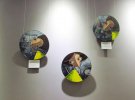 Украинская художница Анна Проненко представила картины о будничной жизни женщин