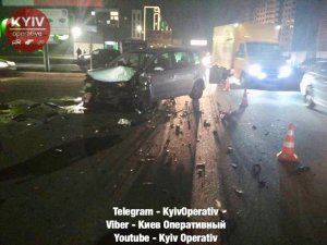 Произошло лобовое столкновение Volkswagen и Fiat. Фото: Kiev.Operative