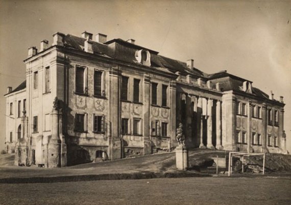 Дворец Любомирских в Ровно, каким его увидел фотограф Стефан Платер-Зиберка, 1927