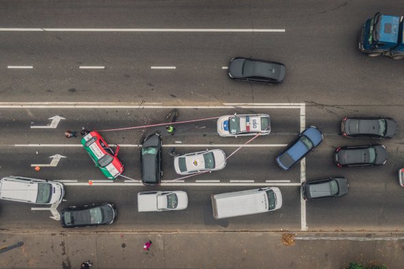 У Києві на перехресті проспекту Валерія Лобановського і вулиці Андрія Головко сталася ДТП. Фото: Інформатор