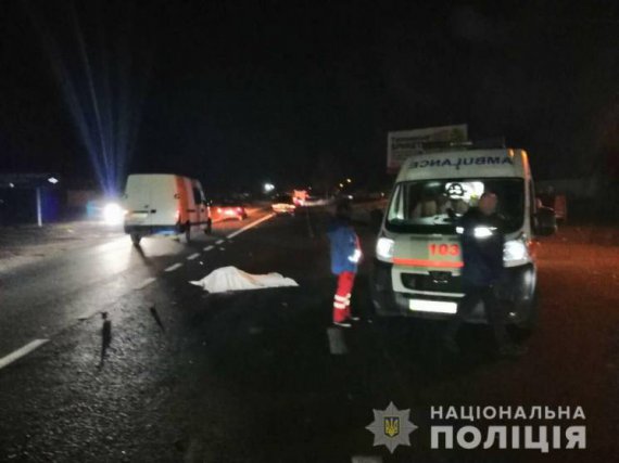 На Харківщині  водій автомобіля Lexus на пішохідному переході на смерть збив двох чоловіків