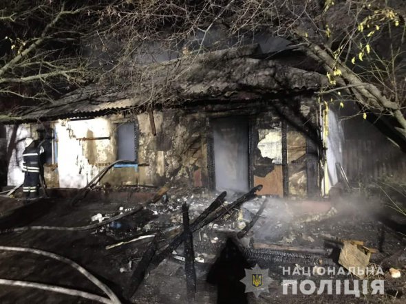 Правоохоронці встановлюють причини пожежі у м. Узин Білоцерківського району на Київщині.  Там загинули двоє дітей та сусідка родини
