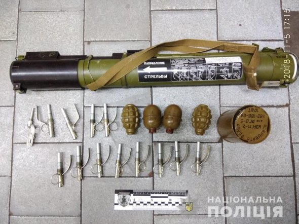 В метро Харькова полиция задержала военнослужащего из Запорожья. В еього изъяли ручной противотанковый гранатомет и боеприпасы