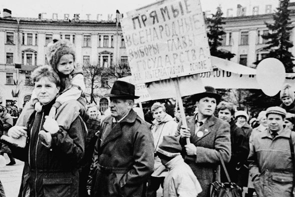 Сначала Шмонов ходил на протесты