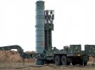 Показано кілька запусків бойових ракет ЗСУ, а також різні компоненти систем ППО