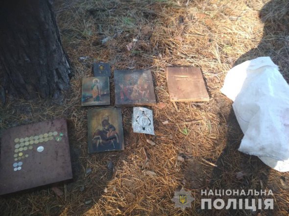 У с. Терново  на Харківщині 37-річний чоловік  викрав із церкви  9  ікон