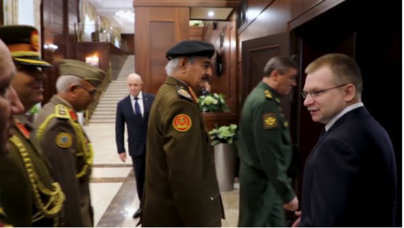 "Повар" Путина Евгений Пригожин присутствовал на официальных переговорах между ливийскими и российскими военными. Фото: 24tv