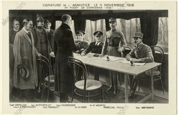 11 листопада 1918 року Франція, Велика Британія та Німеччина підписали Комп'єнське перемир'я