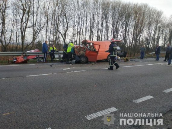 Аварія сталася близько 14:30 на трасі "Київ-Чоп" поблизу села Пустоіван'є Радивилівського району