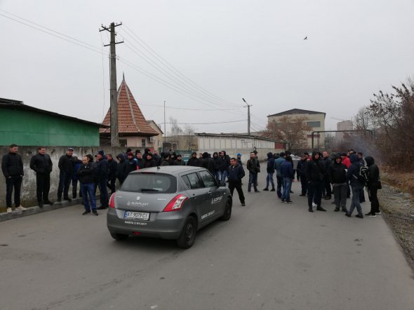 Ивано-Франковск: владельцы евроблях заблокировали работу таможни