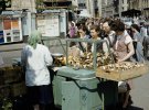 Американець Харрісон Форман зробив серію фото вуличної торгівлі в Радянському Союзі в період "Хрущовської відлиги"