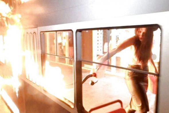 В Виннице год назад обнаженная активистка Femen сожгла трамвай "Рошен"