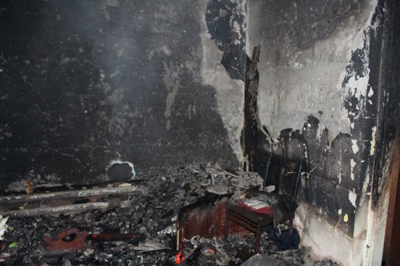 У  м. Дубно на Рівненщині згорів приватний будинок по вул. Івасюка.  У вогні загинули 94-річна жінка та її  56-річний племінник