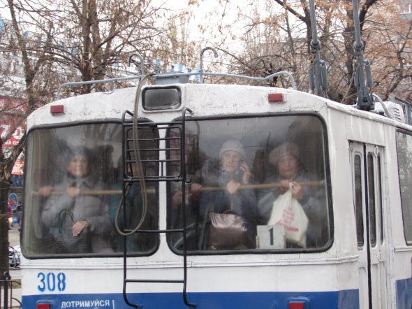 Єдиний громадський транспорт в місті - тролейбуси