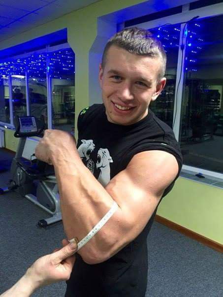 Український армрестлер 26-річний  Олег Жох, який потрапив у ДТП, у вкрай важкому стані. Спортсмен у комі