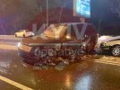 У Києві  на Броварському проспекті п’яний  чоловік на службовій Toyota Camry протаранив 3 авто