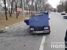 В Харькове произошла авария с участием военного автомобиля скорой медицинской помощи "Богдан-2251" и легковушки "ВАЗ-2104"
