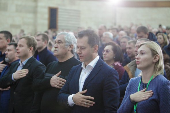 Писатель Василий Шкляр и председатель партии Тарас Батенко открывали праймериз партии в Киеве