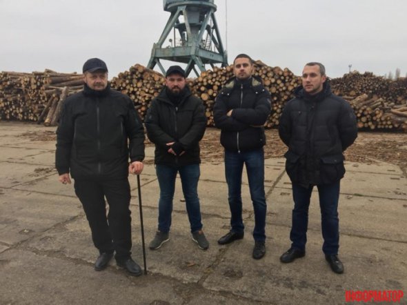 Депутати Ляшка зупинили контрабанду лісу в порту Рені