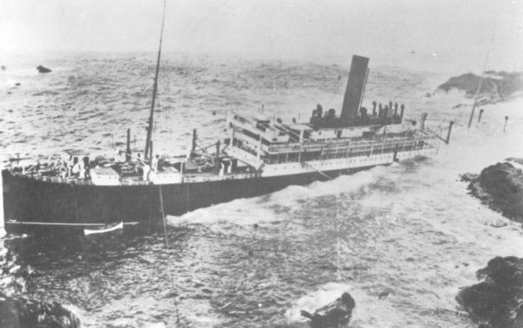 По подписанному в 1906 году в Берлине Международной радиотелеграфной Конвенции единственным сигналом бедствия для радиосвязи на море был установлен сигнал SOS. Фото: galinfo.com.ua