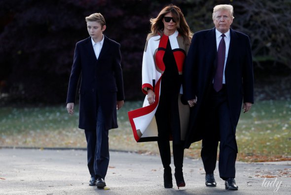 На дружині президента США було розкішне вбрання, коли вона з'явилася на заході в Білому домі.