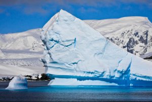 Під льодом в Антарктиді знайшли джерело радіації. Фото: Інформатор