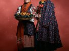 Участницы группы Dakh Daughters Соломия Мельник и Наталья Галаневич в костюмах из Центральной Украины, праздник 40 святых