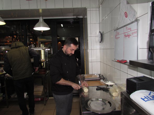 Шеф-кухар Резо Теймуразов із Грузії  півтора роки тому переїхав до Вінниці.    