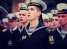 Старший матрос захопленного катеру "Бердянськ", Богдан Головаш 1996 р.н. Родом з Лозової. Курсант Академії ВМС ім. Нахімова у Севастополі, один з тих курсантів, які не погодилися переходити на бік росіян. Переїхав в Одесу і там закінчив навчання