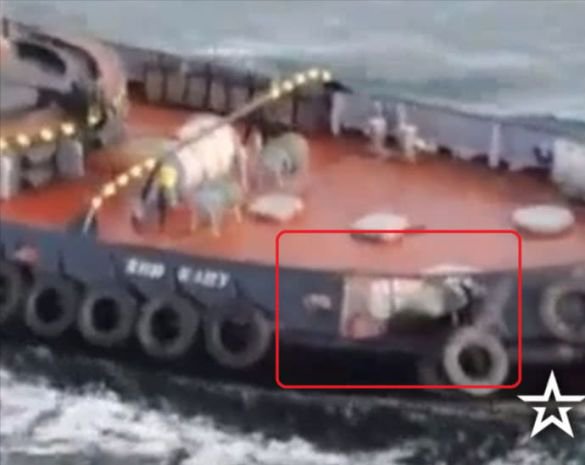 Пограничники РФ применили оружие на поражение против корабля ВМС Украины "Бердянск" 25 ноября в нейтральных водах, а не в "территориальном море" России, как заявили в ФСБ