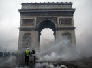 У Франції затримали понад 400 учасників паливних протестів. Фото: AFP