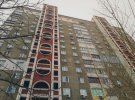 27-річний чоловік викинувся з 14 поверху будинку по вул.   Олійника, 3 у Києві