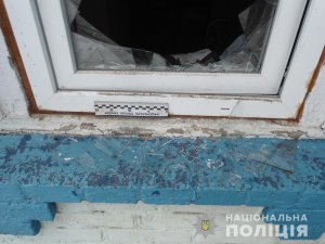 Кировоградская область: в дом АТОвца бросили коктейль Молотова: жена с дочкой получили ожоги