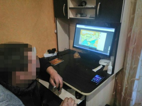 Житель Днепропетровской области получал указания от РФ разжигать панику среди украинцев.