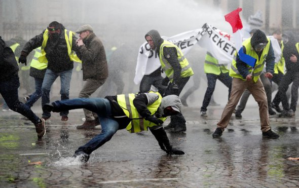 Під час протестів 4 людини померло